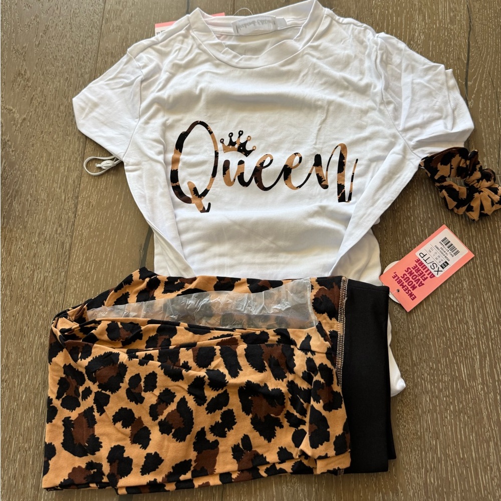 Weekend edition Queen Graphic Tee and Leopard Print Leggings Set